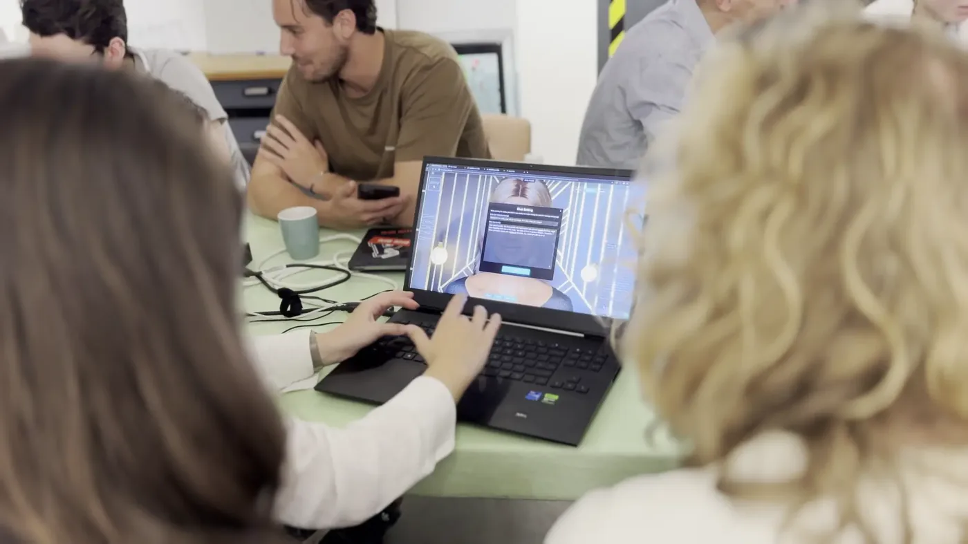Team working with Mascotte platform